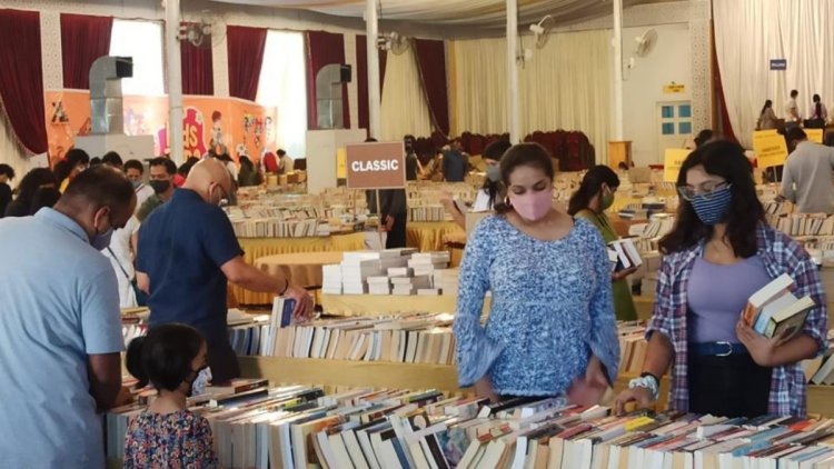 Kitab Lovers Load The Box Book Fair At Lajpat Rai Bhawan: Over 10 lakh Books Showcased!